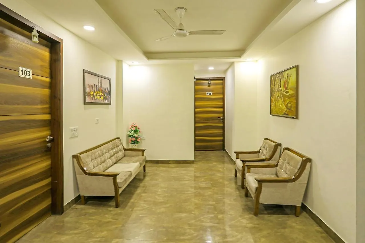 Fabhotel White House Bnb - Nr Yashobhoomi Convention Centre Delhi