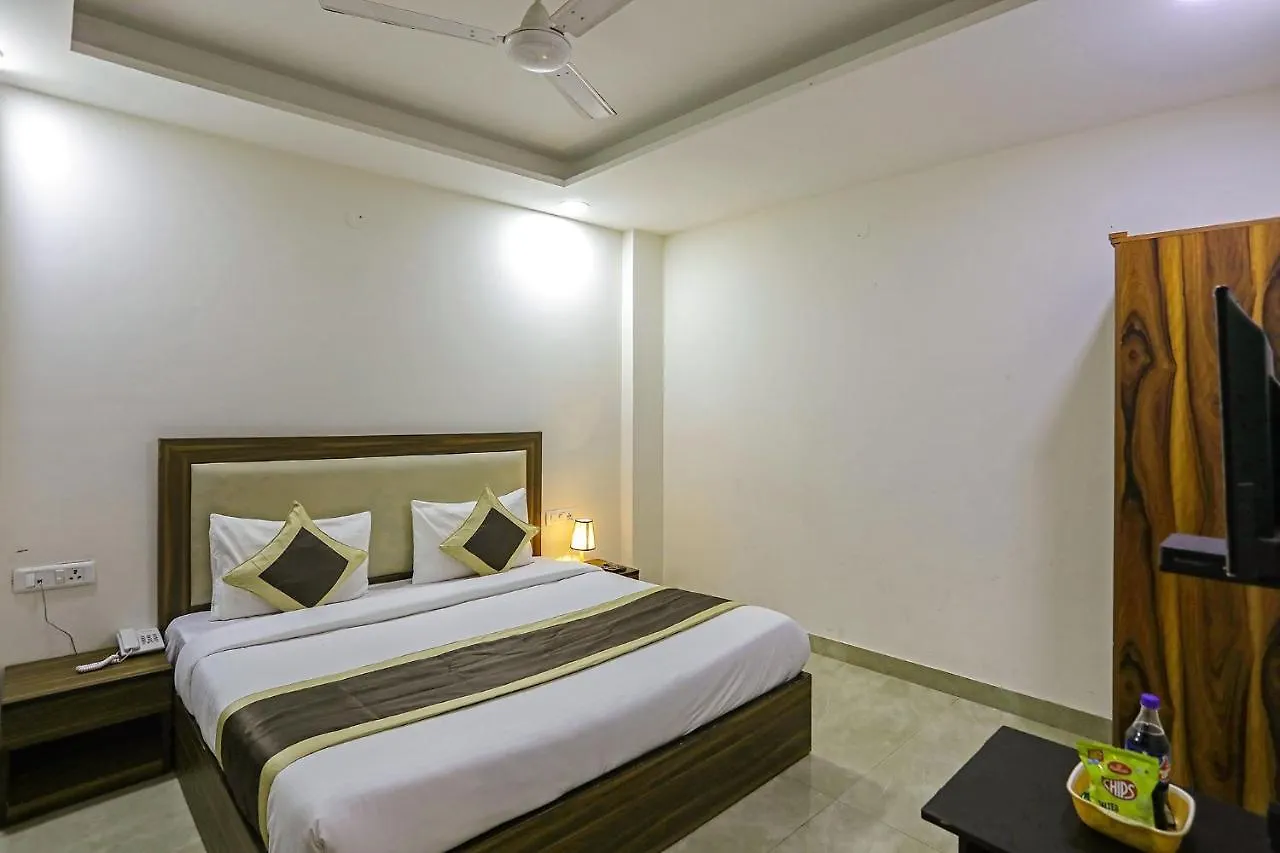 Fabhotel White House Bnb - Nr Yashobhoomi Convention Centre Delhi  3*, Delhi (National Capital Territory of India) India